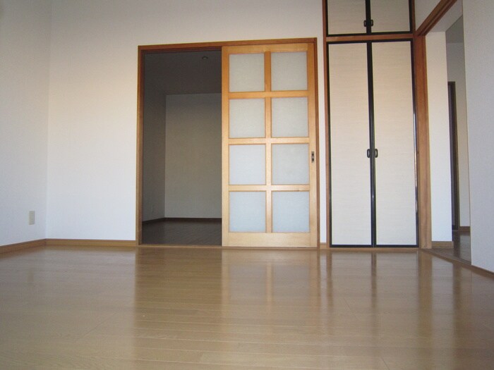 物件内観写真8　(居室)