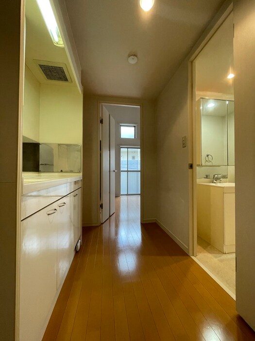 物件内観写真13　(廊下)