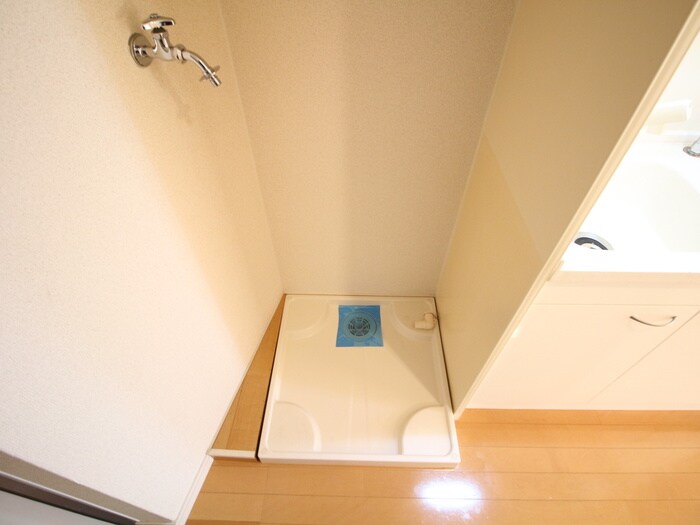 物件内観写真14　(洗濯機置場)