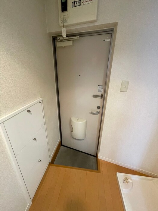 物件内観写真18　(玄関)