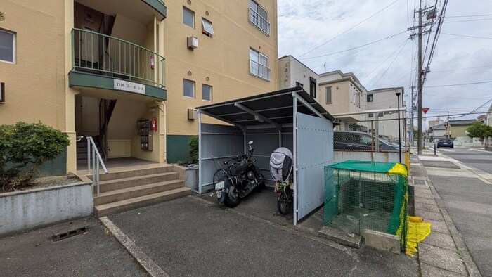 物件外観写真3　(駐輪場)