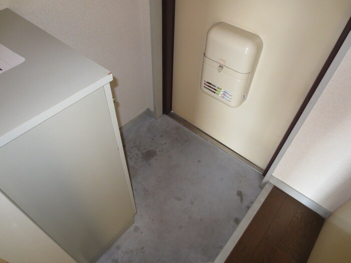 物件内観写真14　(玄関)
