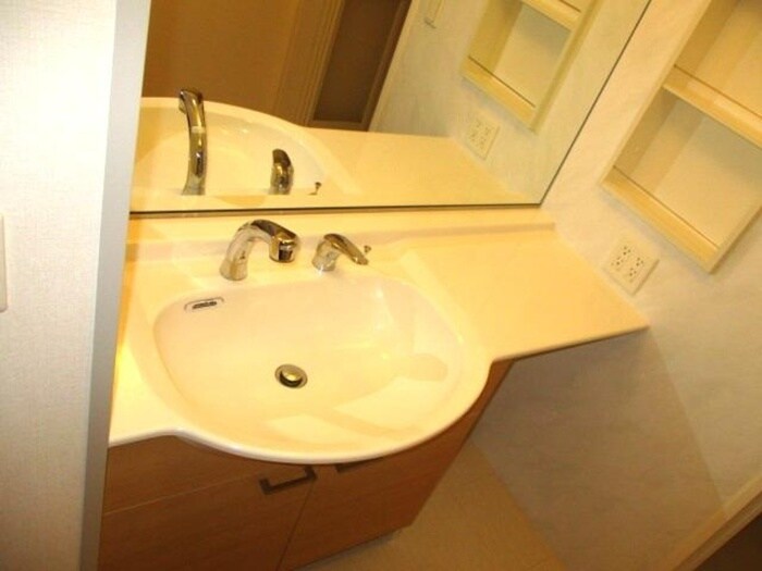 物件内観写真9　(洗面)