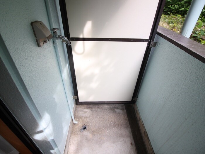 物件内観写真11　(洗濯機置場)