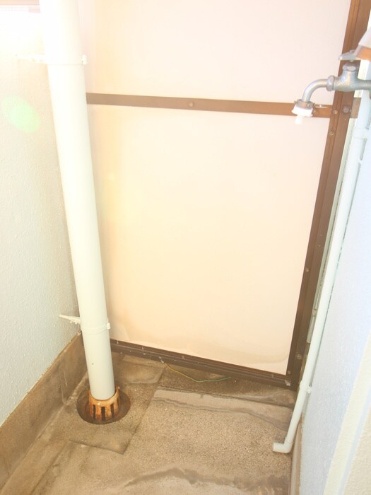 物件内観写真12　(洗濯機置場)