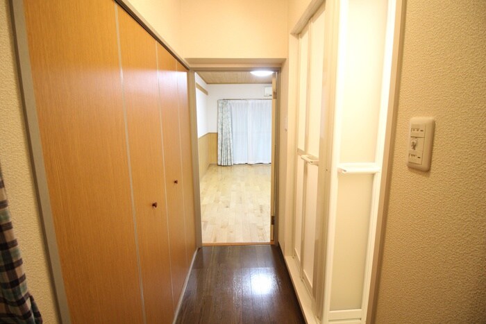 物件内観写真18　(廊下)