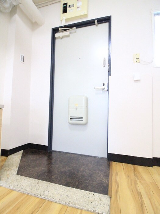物件内観写真22　(玄関)