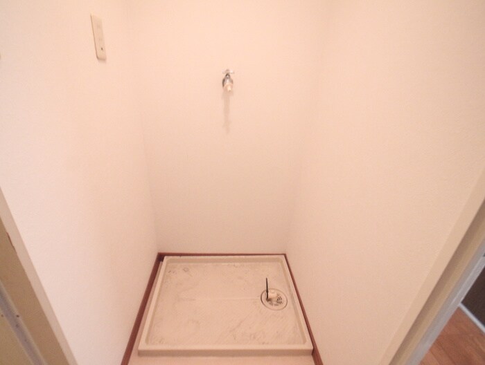 物件内観写真14　(洗濯機置場)