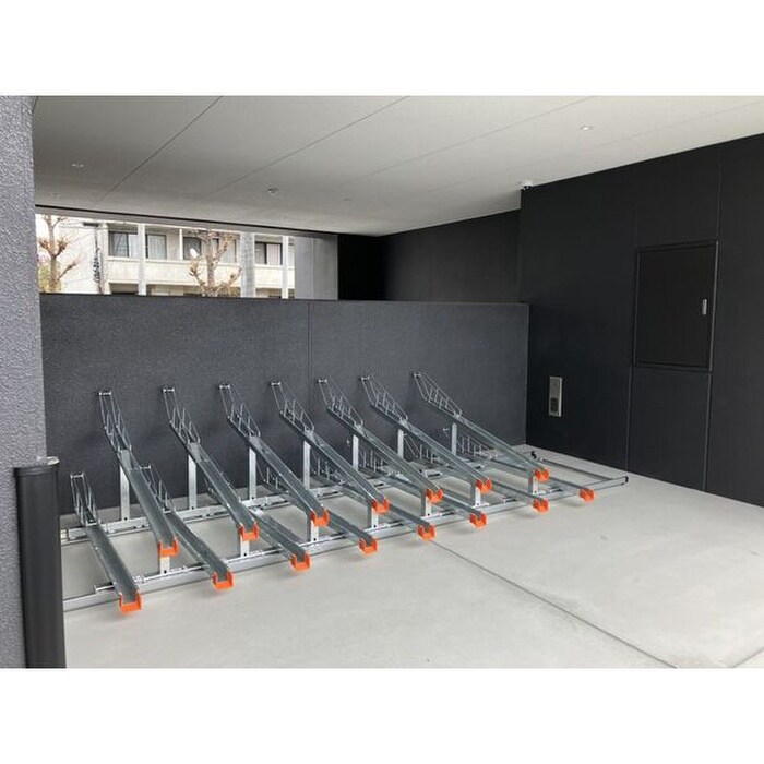 物件外観写真4　(駐輪場)