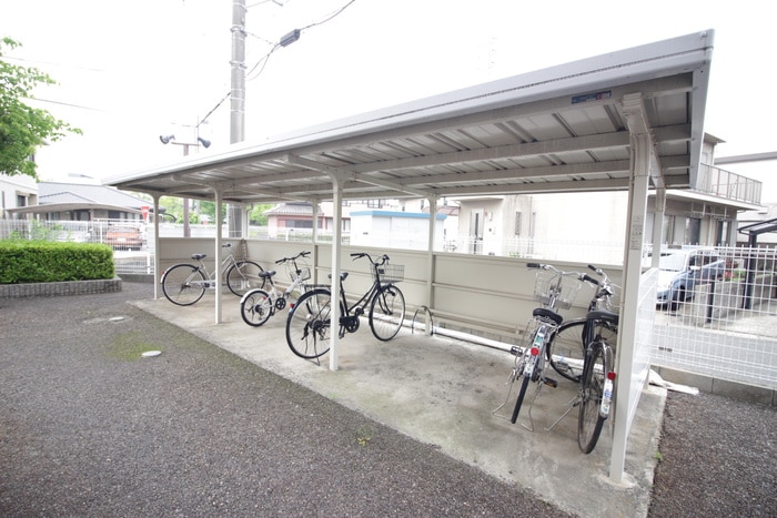 物件外観写真2　(駐輪場)