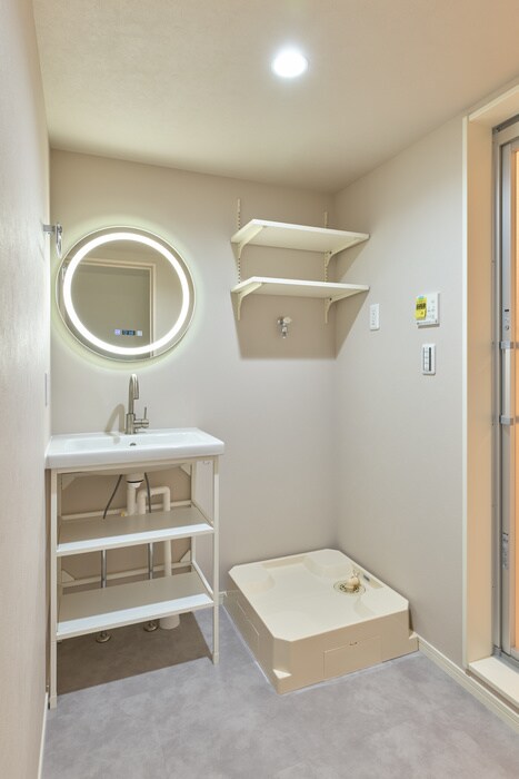 物件内観写真13　(洗濯機置場)