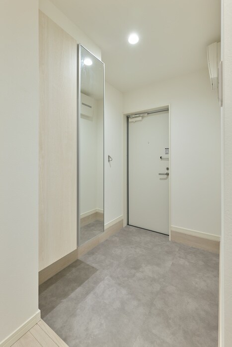 物件内観写真16　(玄関)