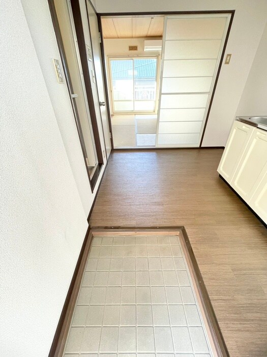 物件内観写真15　(玄関)