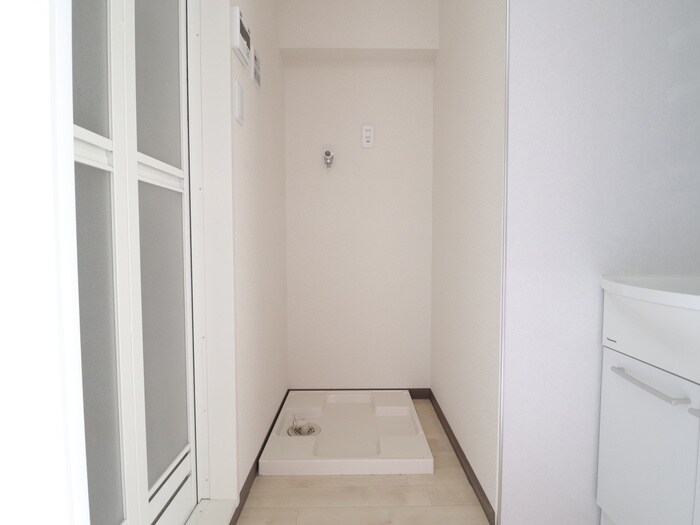 物件内観写真11　(洗濯機置場)