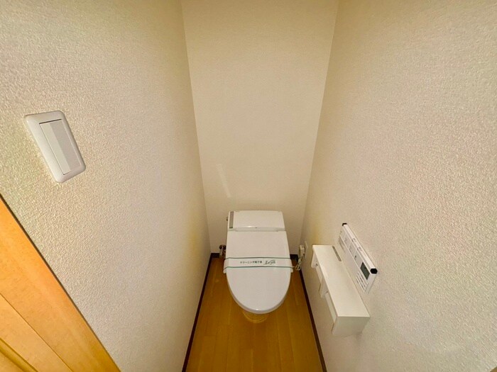 物件内観写真12　(トイレ)