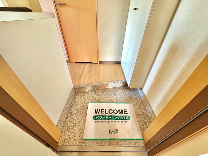 物件内観写真16　(玄関)