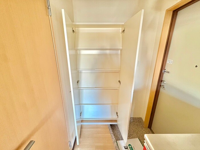 物件内観写真17　(靴箱)