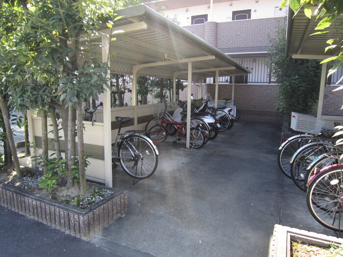 物件外観写真3　(駐輪場)