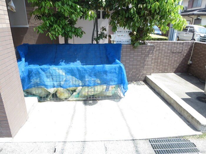 物件外観写真4　(建物設備)