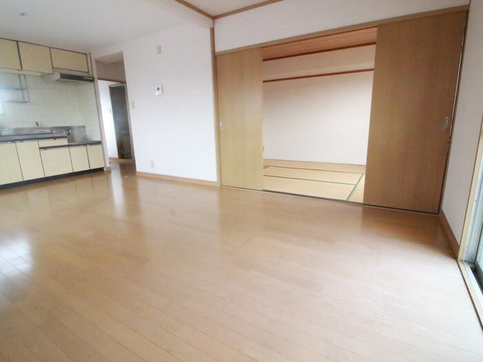 物件内観写真8　(居室)