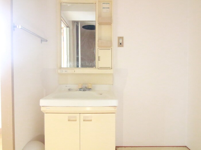 物件内観写真13　(洗面)