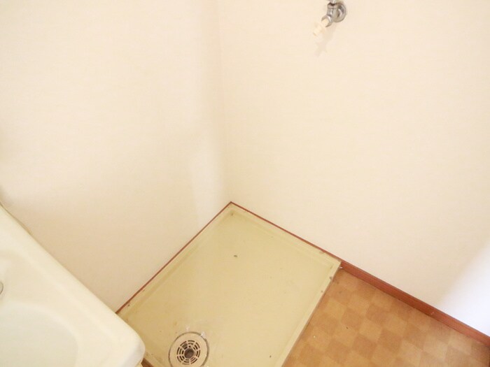 物件内観写真15　(洗濯機置場)