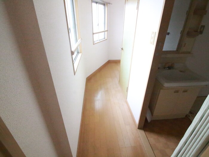 物件内観写真20　(廊下)