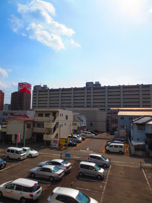 物件内観写真16　(室内からの展望)