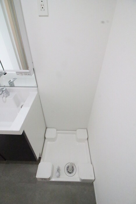 物件内観写真13　(洗濯機置場)