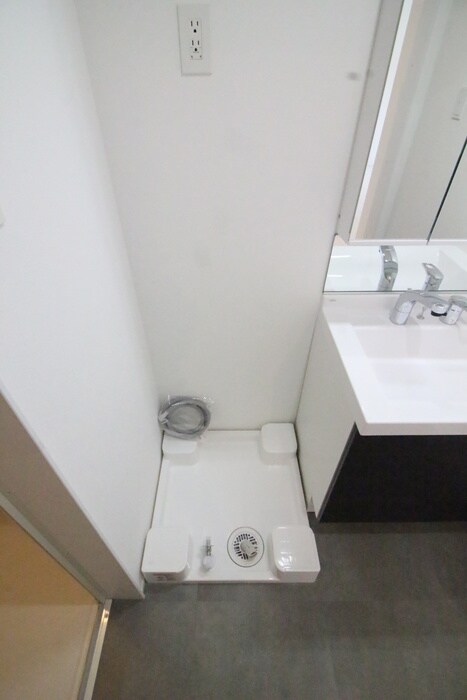 物件内観写真14　(洗濯機置場)