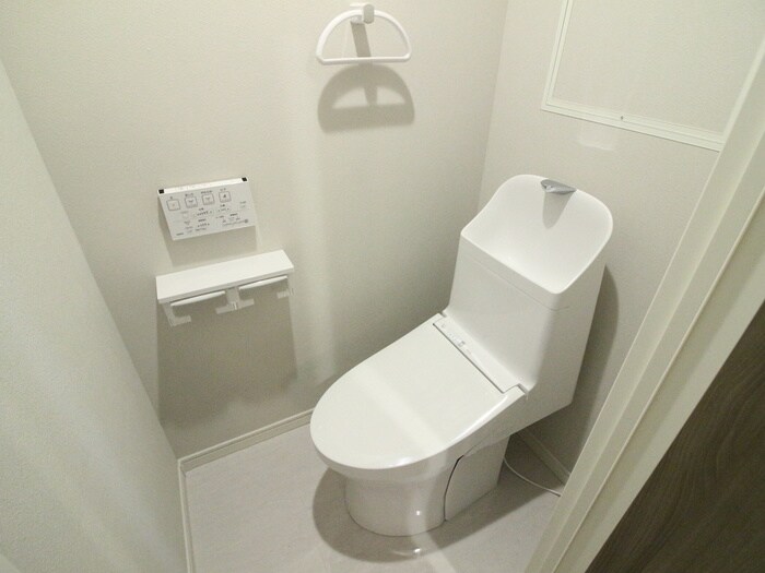 物件内観写真14　(トイレ)