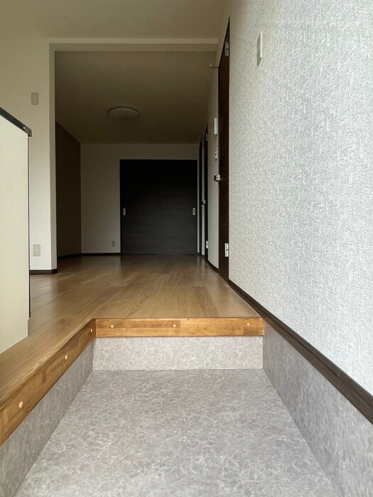 物件内観写真7　(玄関)