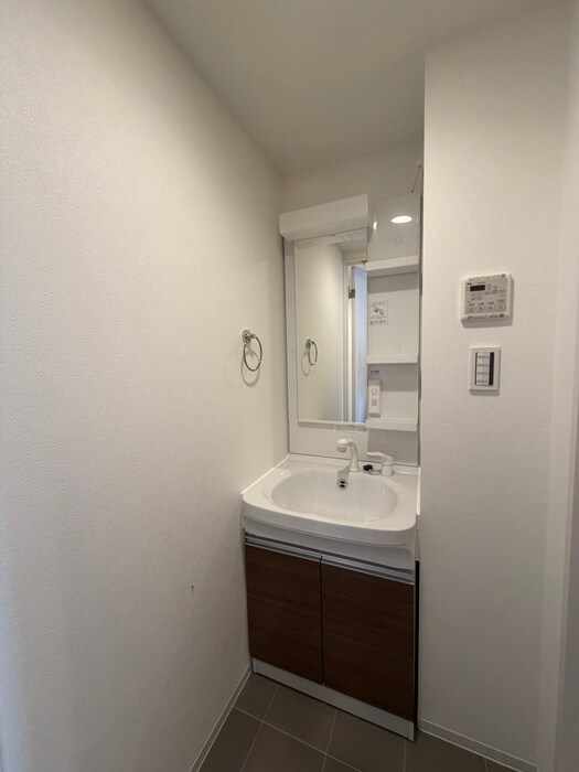 物件内観写真8　(洗面)