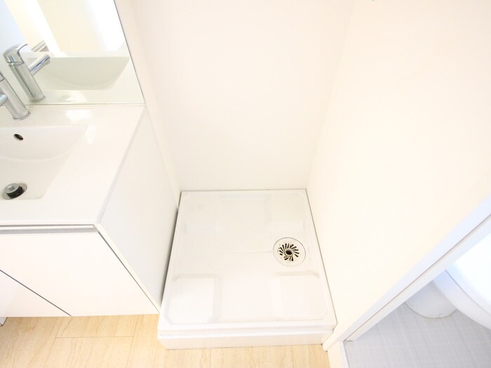 物件内観写真12　(洗濯機置場)