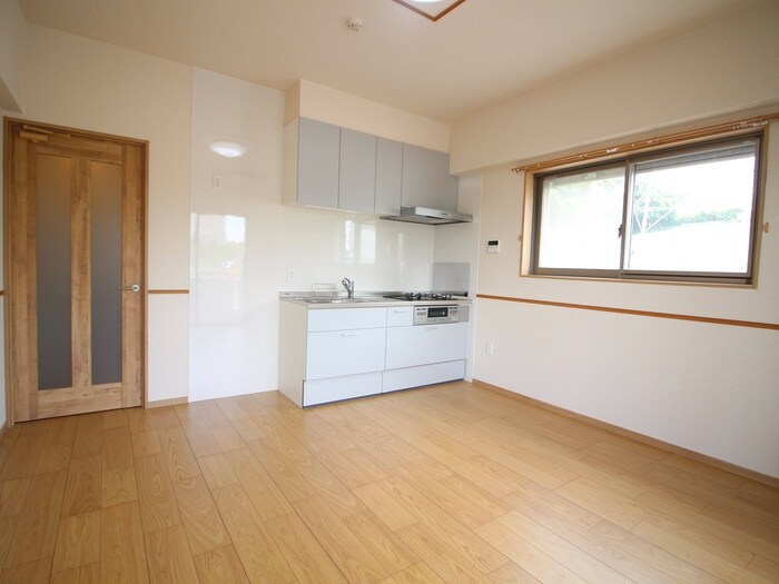 物件内観写真8　(居室)