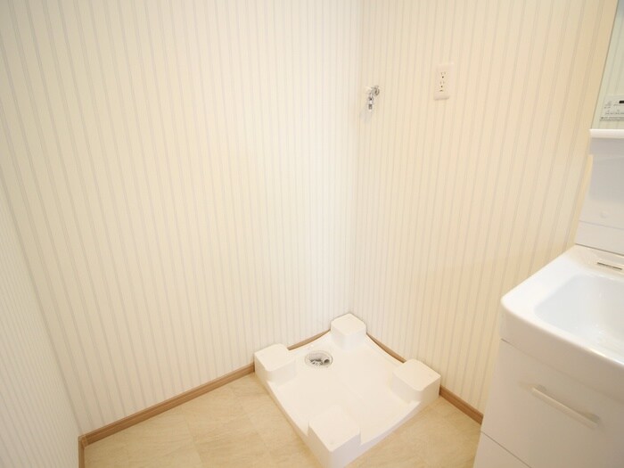 物件内観写真12　(洗濯機置場)