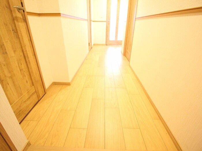 物件内観写真18　(廊下)