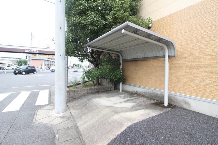 物件外観写真3　(駐輪場)