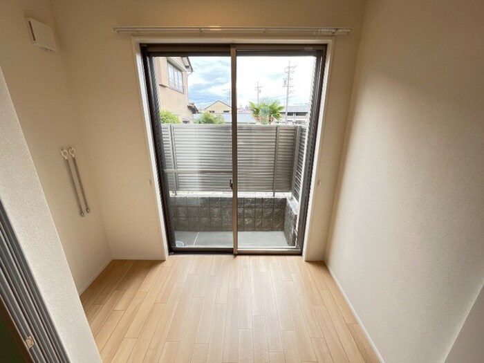 物件内観写真18　(居室)