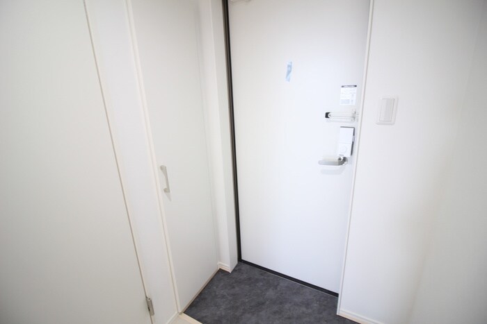 物件内観写真17　(玄関)