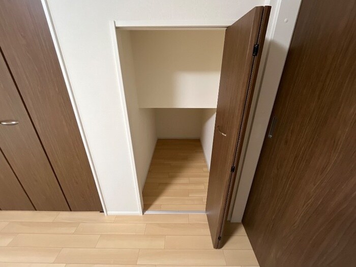 物件内観写真12　(収納)