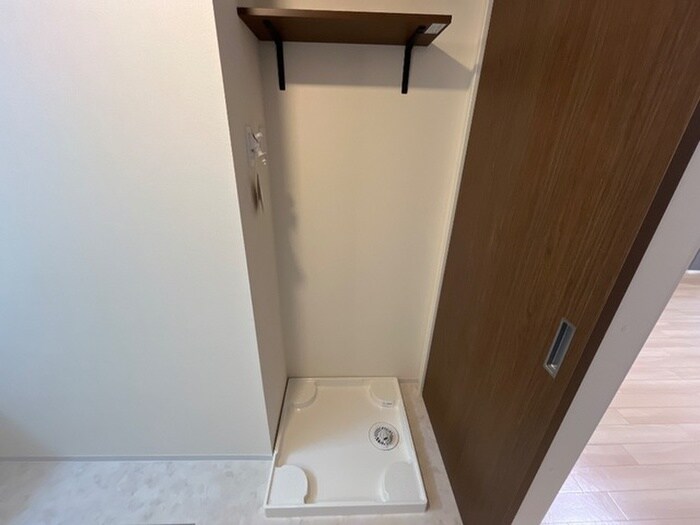 物件内観写真16　(洗濯機置場)