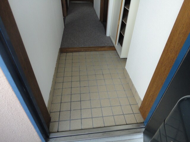 物件内観写真7　(玄関)