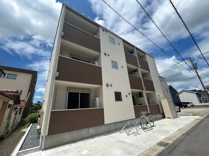 物件外観写真2　(外観写真)