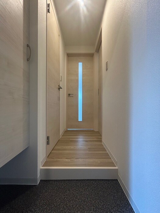 物件内観写真14　(玄関)