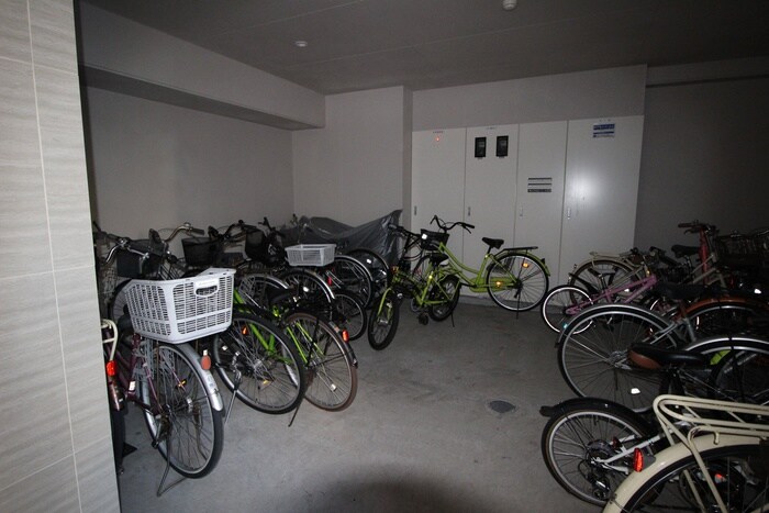 物件外観写真5　(駐輪場)