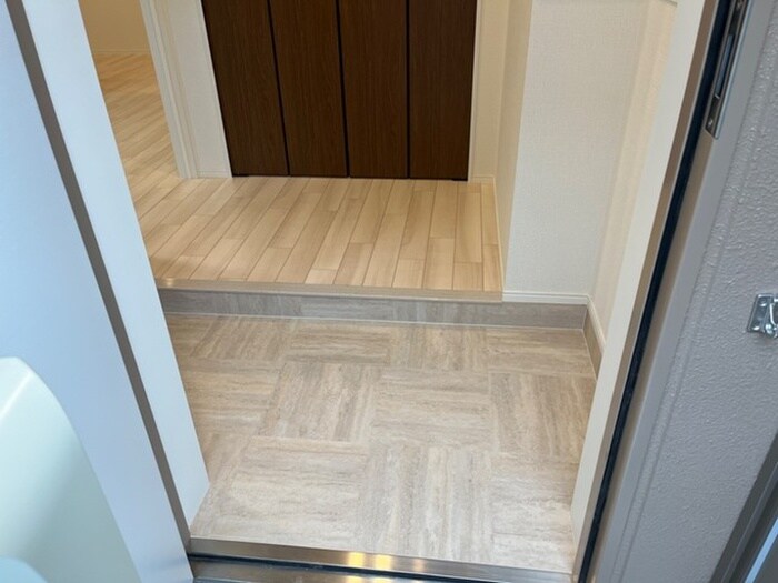 物件内観写真17　(玄関)