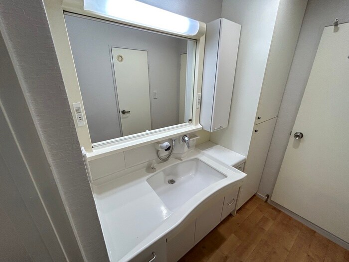 物件内観写真8　(洗面)