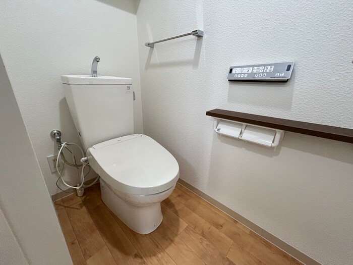 物件内観写真9　(トイレ)