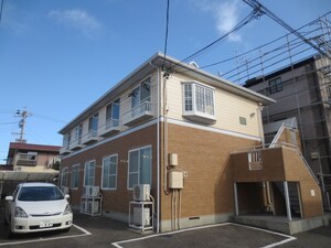 エステートピア草薙外観写真